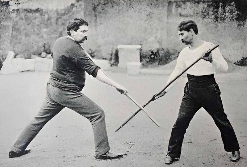 Ficheiro:Postal jogadores de pau.jpg